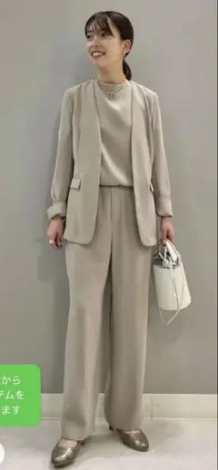 値下げ♦︎極美品　インディヴィ こなれセットアップ　ベージュ　パンツスーツ 極美品 インディヴィ こなれセットアップ ベージュ パンツスーツ