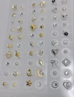 本日サービス品！　耳ツボジュエリー６０粒金アレ対応