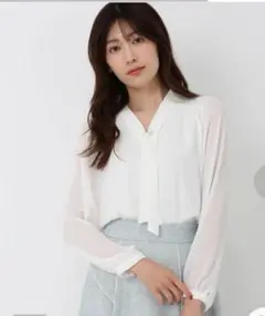 新品 ミッシュマッシュ パールバー付きタイブラウス （WHITE）のサムネイル