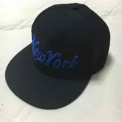 【ほぼ未使用】チェルシーニューヨーク キャップ ブラックベース ブルーフォント
