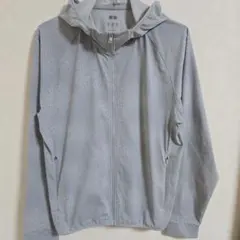 ユニクロ　ドライEXUVカットフルジップパーカーグレーSサイズ
