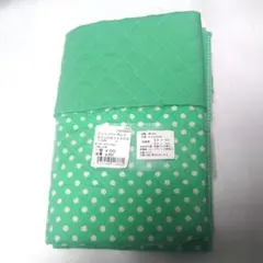 緑色ドット柄キルティング生地 約110cm x 50cm　カットクロス　水玉
