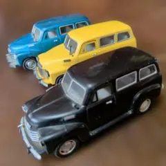 ★Kinsmart 1950★３台★ ★Chevrolet Suburbanのサムネイル