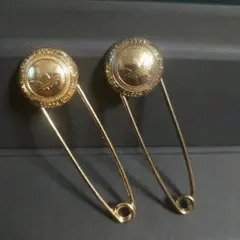 adidas×ジェレミースコット デカ安全ピンブローチアクセサリー