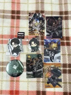 進撃の巨人　リヴァイ　まとめ売り　缶バッジ　クリアカード