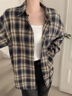 チェックシャツ