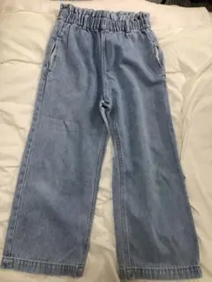 キッズ　ライトブルーストレートデニム