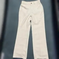 GU センタープレスストレートパンツ