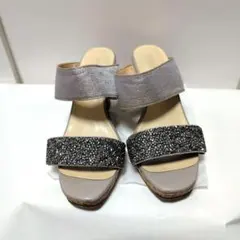 エスペランサ ビジュー付きグレーサンダル DIANA系