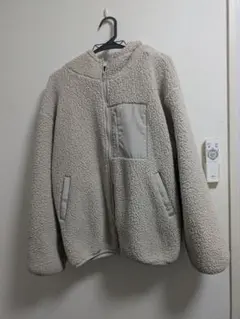 フード付きベージュボアジャケット