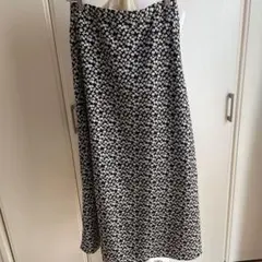 gu♪♪ ジーユー　花柄　ロングスカート