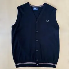 FRED PERRY ロゴ刺繡 メリノウール Vネック ニット ベストLサイズ