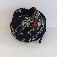 2『桜』黒 花柄 巾着 小物入れ シンプル 彩り まんまる 紐付き