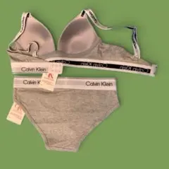カルバンクライン♡上下セット三角ブラ×ショーツ(ロゴ入りストラップ)グレS