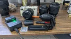 【動作確認済み】a7cii標準レンズ＋単焦点レンズ2本、バッテリーセット 動作確認済み】a7cii標準レンズ＋単焦点レンズ2本、バッテリーセット