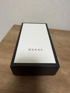 GUCCI ギフトボックス ホワイト/ブラック