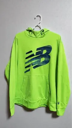 ニューバランスパーカー