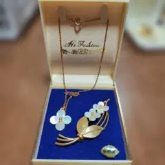 花モチーフ ネックレス　ブローチ　2点セット