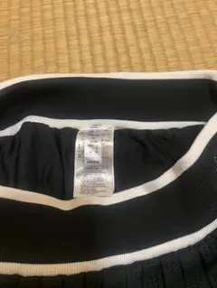 adidas 黒 プリーツスカート