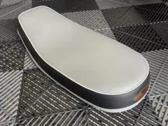 gb250 5型 カスタムシート 張替え後未使用 純正ベース ヨンフォア仕様 gb250 5型 カスタムシート 張替え後未使用 純正ベース