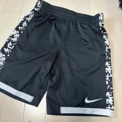 Nike DRI-FIT ブラック ハーフパンツ M 140