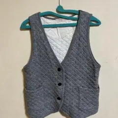 ベスト　ジレ　チョッキ　グレー　キルティング