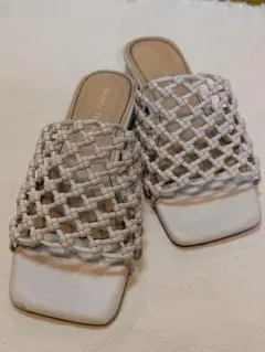 オリエンタルトラフィック　ホワイト編み込みサンダル