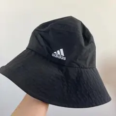 ダックスフンド さま　adidas ブラック バケットハット ワンサイズ