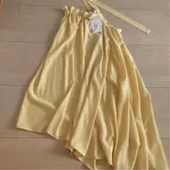 新品タグ付き ujohシングルストラップスカートのサムネイル