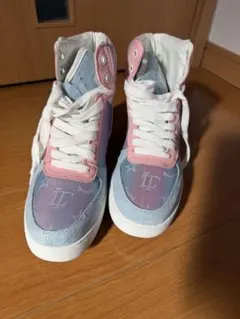 Item thumbnail for item e2604070-dc36-468c-adee-c7395b4f0cd3