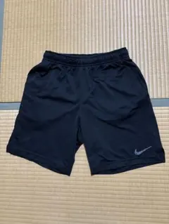 NIKE メンズ半ズボン　ショートパンツ　黒　Mサイズ