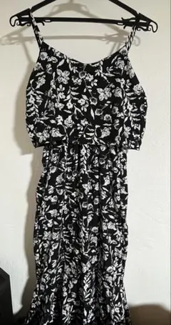 SpRay 花柄BACKリボンキャミワンピース 黒 白 ロングワンピース