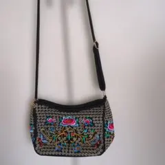 刺繍　ショルダーバッグ