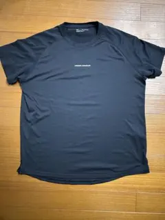 UNDER ARMOUR ブラック Tシャツ