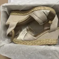 ベージュ スタッズ付き エスパドリーユサンダル