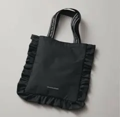 JILL by JILL STUART フリルロゴトートバッグ ブラック