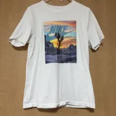 NIKE グラフィックプリント Tシャツ