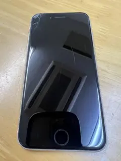 中古品　iPhoneSE 第二世代　64GB SIMフリー　ホワイト　本体のみ
