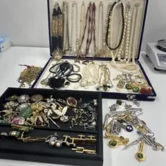 2025年最新】ブローチ まとめ 大量の人気アイテム - メルカリ