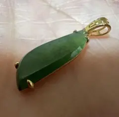 18K 金製品、天然翡翠A貨 綠色翡翠ペンダントトップ 新品、証明書付き 