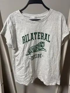 BILATERAL DECIDE ロゴ Tシャツ グレー Lサイズのサムネイル