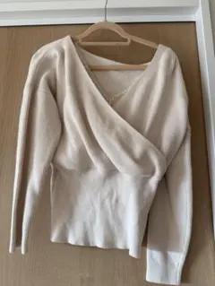 グレイル　白　ニット