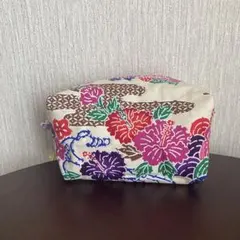 ハンドメイド　キャラメルポーチ　和柄　花柄　紅型柄　ハイビスカス柄　白