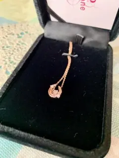 ローズゴールド 月型モチーフ ネックレス