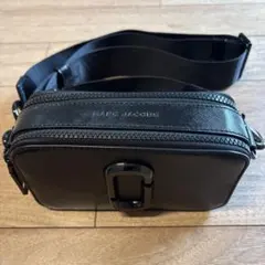 MARC JACOBS ブラックショルダーバッグ