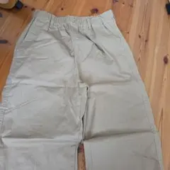 ユニクロ ベージュ チノパンのサムネイル