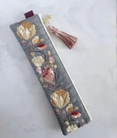 インド刺繍リボンマルチポーチ　ペンケース　ファスナーポーチ　20㎝ファスナー