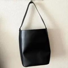 ユニクロ 2WAYショルダーバッグ 黒　無地　大容量　ブラック