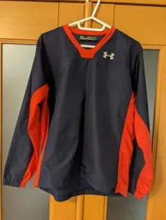 アンダーアーマー　Vネックジャケット