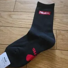 MILKFED. ソックス ブラック レッドロゴのサムネイル